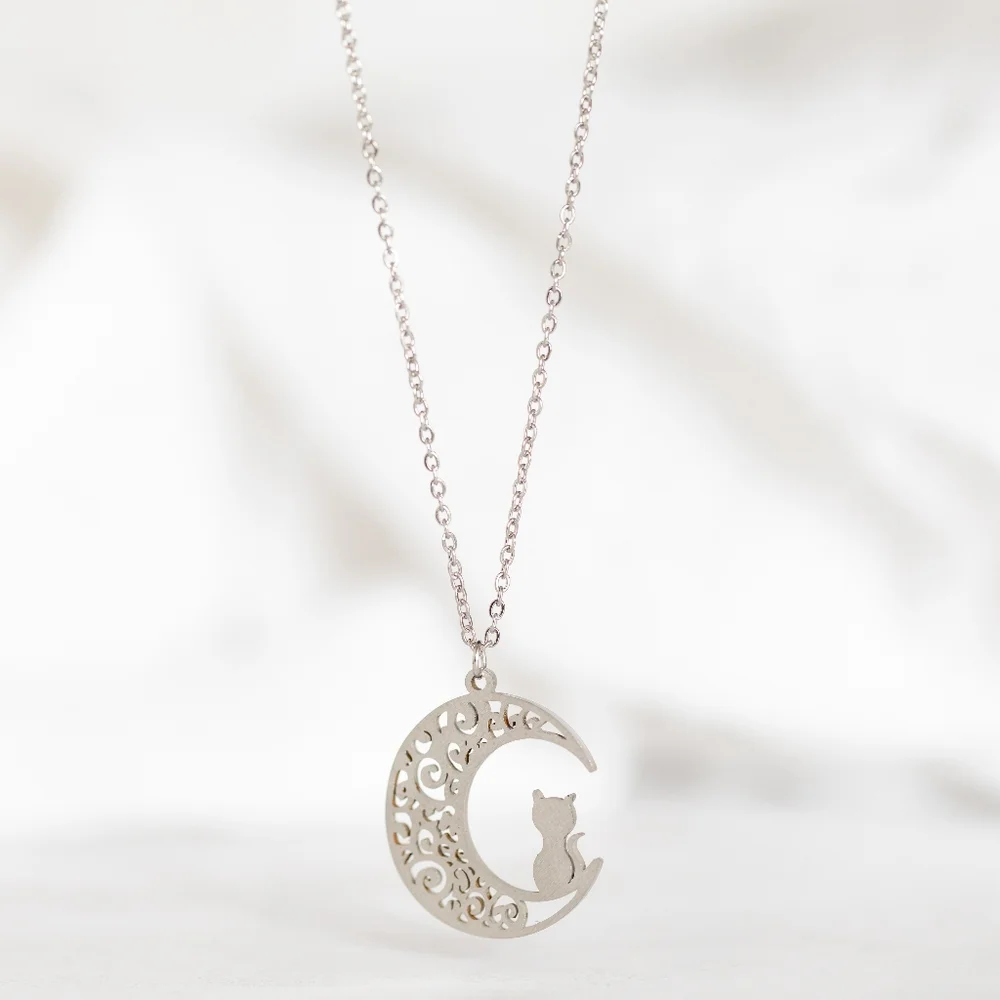 🔹️Sale🔹️2/$30 - Ornate Cat & Moon Necklace - Only 1 left! - Picture 4 of 6